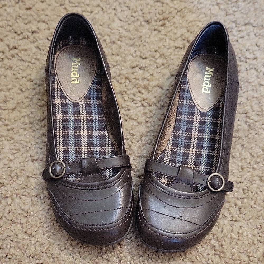 Mudd Women’s Black Leather-Look Slip-On Flats